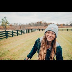 Meet your Posher, Claire